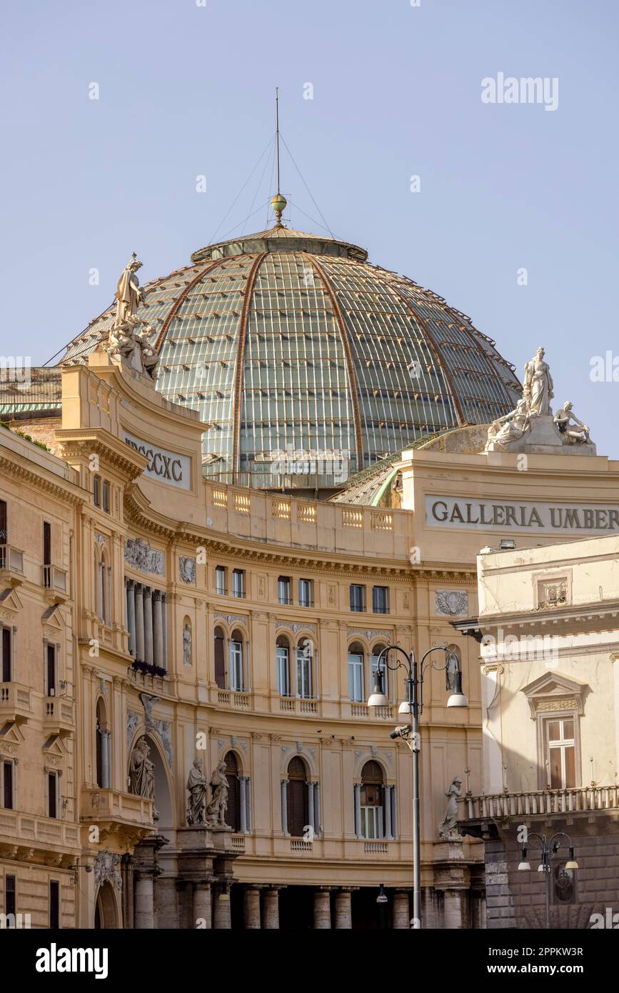 Galleria Umberto I Renaissance-Einkaufspassage mit Stahl- und Glasdach, Neapel, Italien Stockfoto