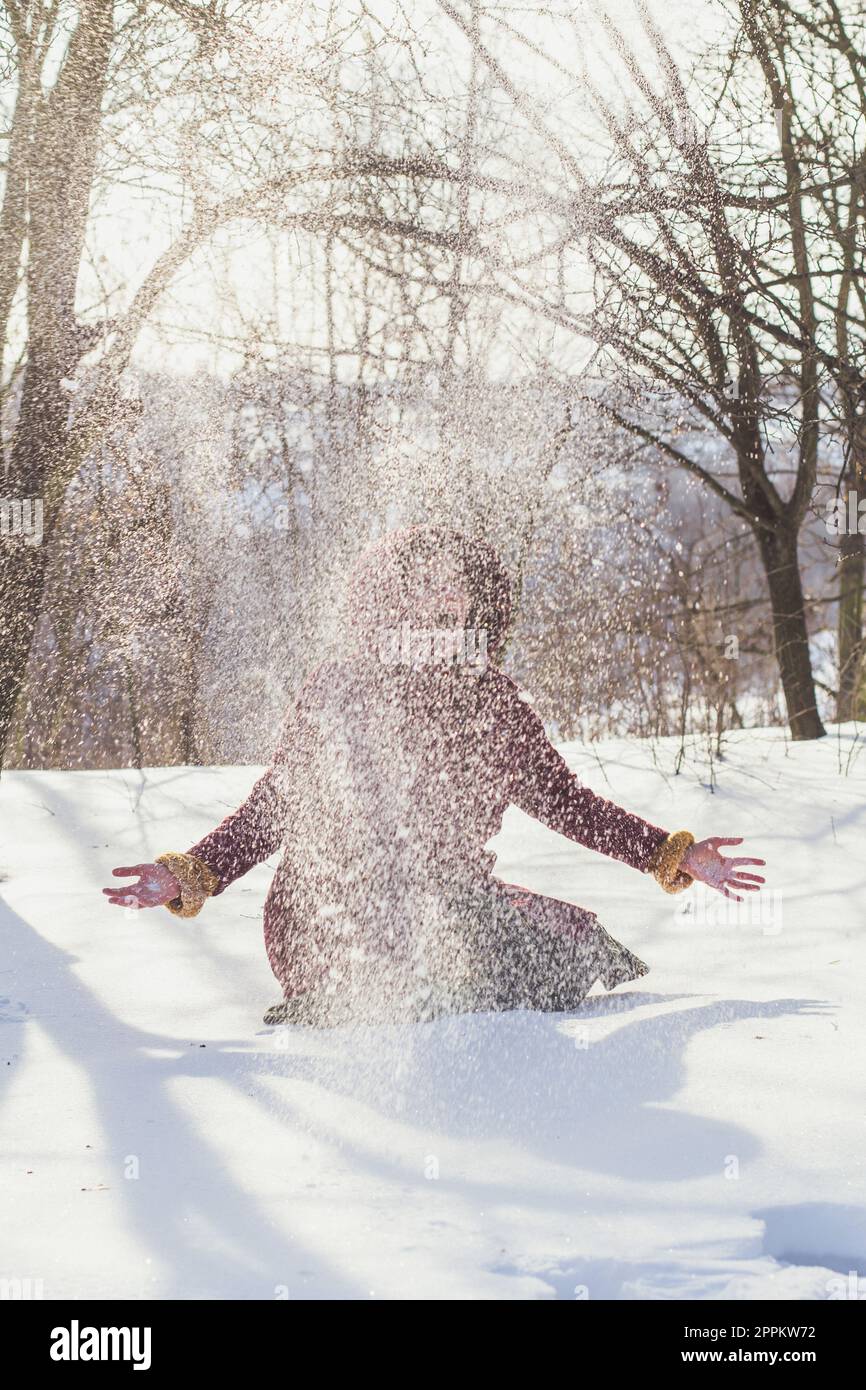 Eine Frau, die Spaß beim Fotografieren hat Stockfoto