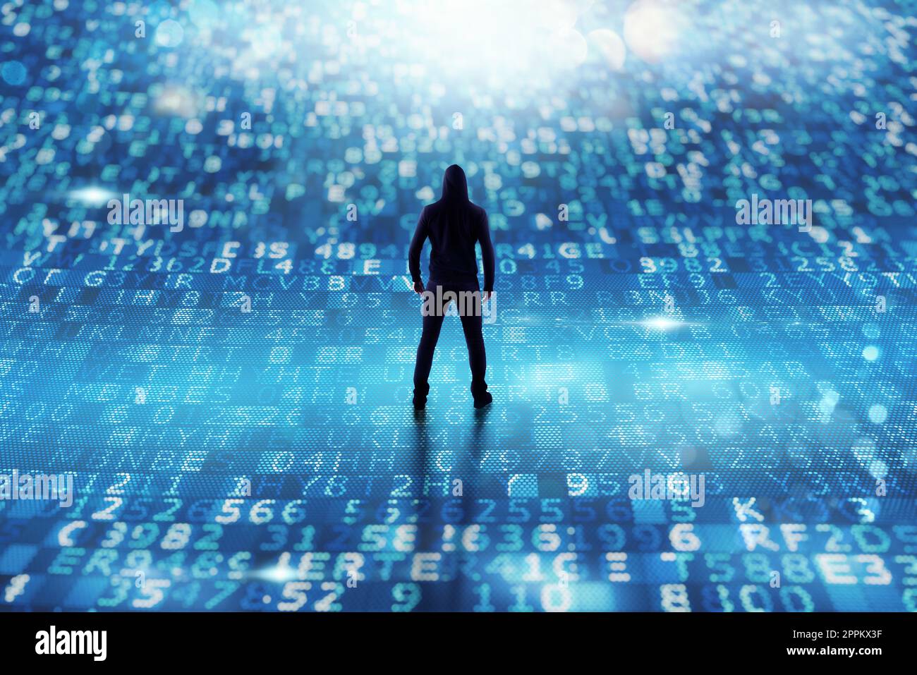 Hacker ist auf der Suche nach der Verschlüsselung von persönlichen Daten und Passwort Stockfoto