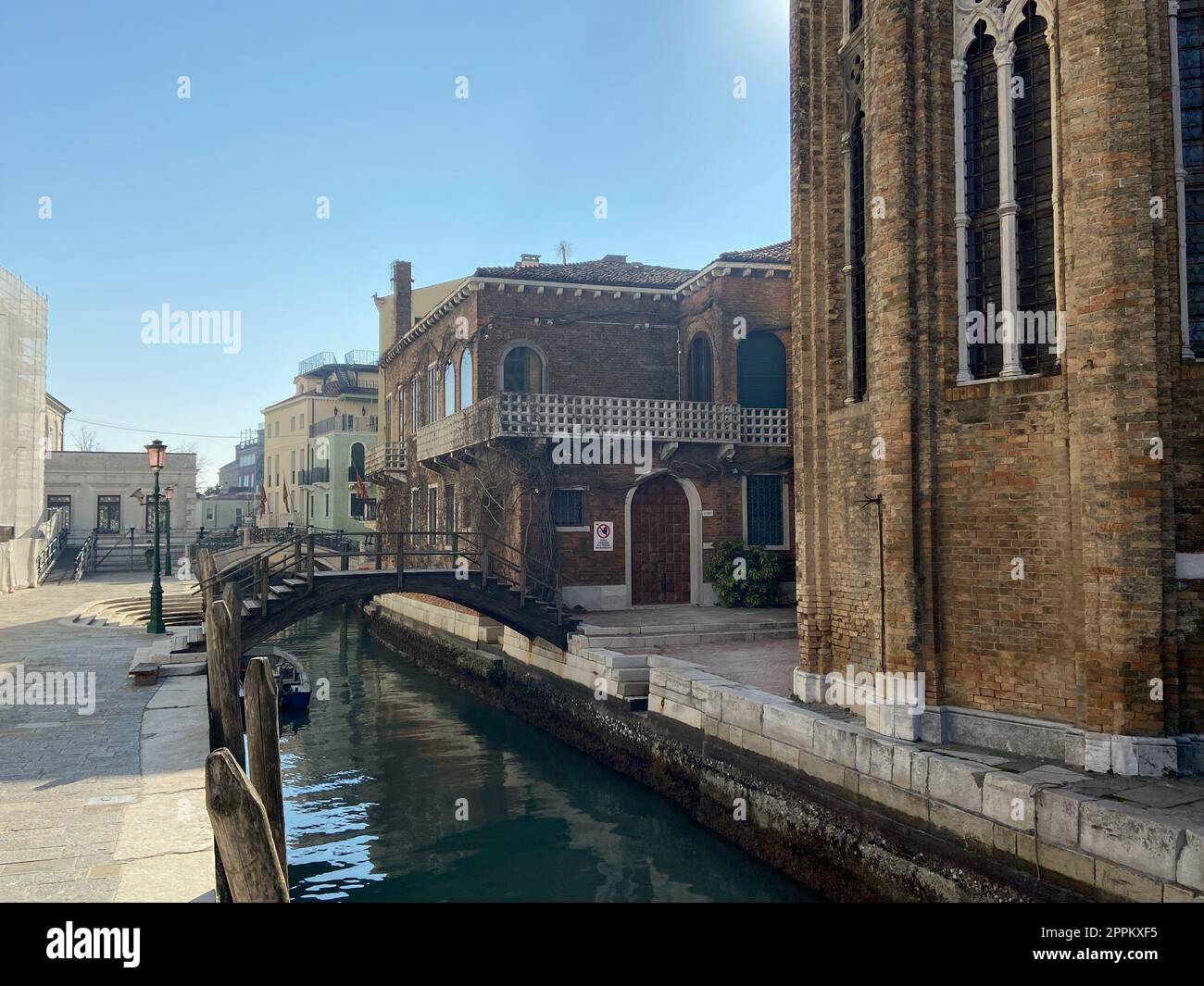 Morgennebel in Venedig am sonnigen Wintermorgen Stockfoto