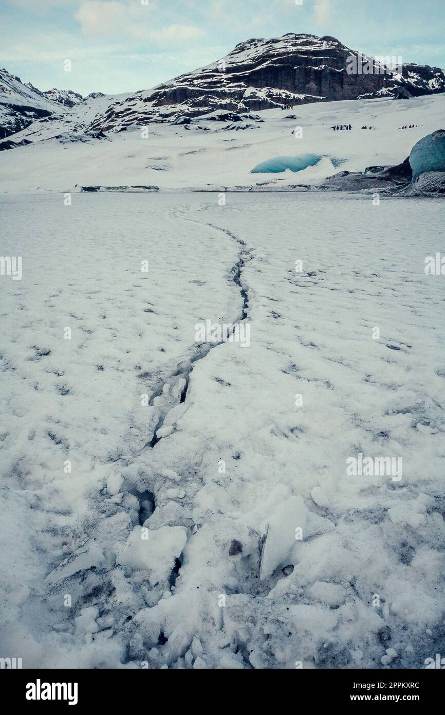 Graben in Gletscheroberfläche Landschaftsfoto Stockfoto