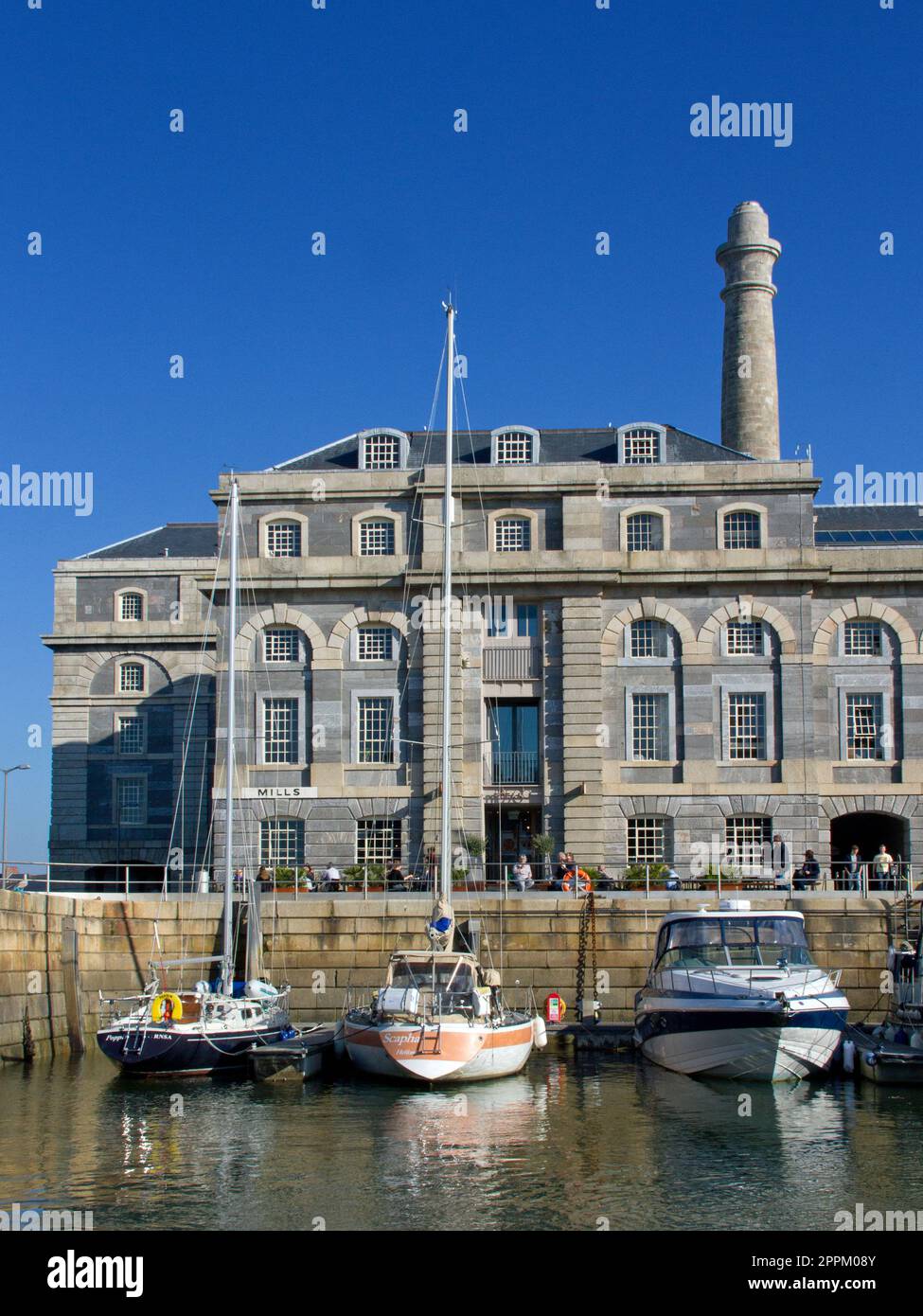 April 2023 und Prezzo Italian Food Chain geben die Schließung eines Drittels ihrer Restaurants bekannt, darunter eines im Mills-Gebäude am Royal William Yard Stockfoto