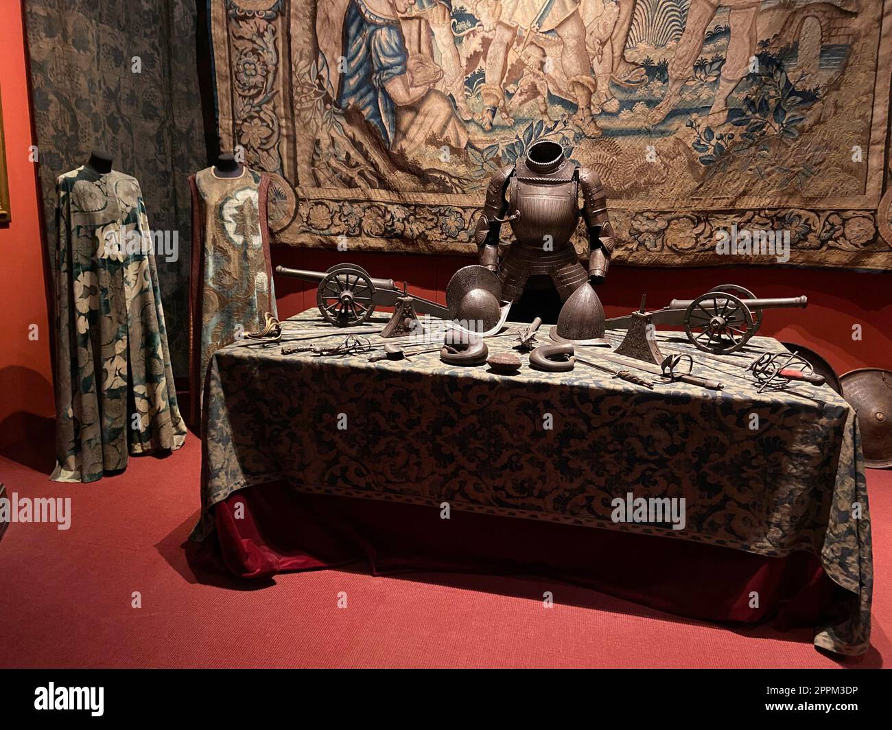 Mittelalterliche Waffen im Museum Fortuny in Venedig Stockfoto