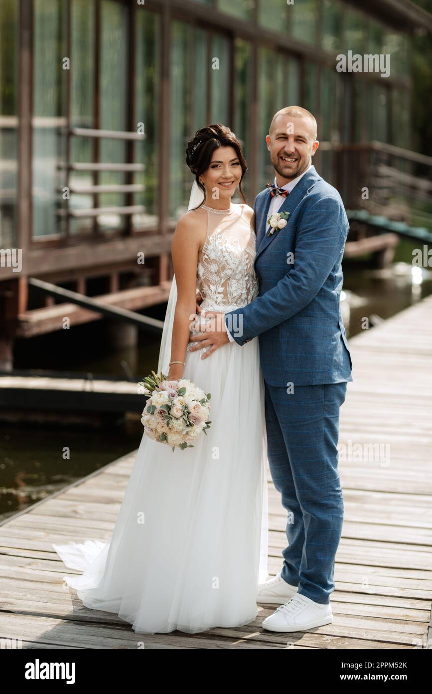 Das erste Treffen der Braut und des Bräutigams Stockfoto