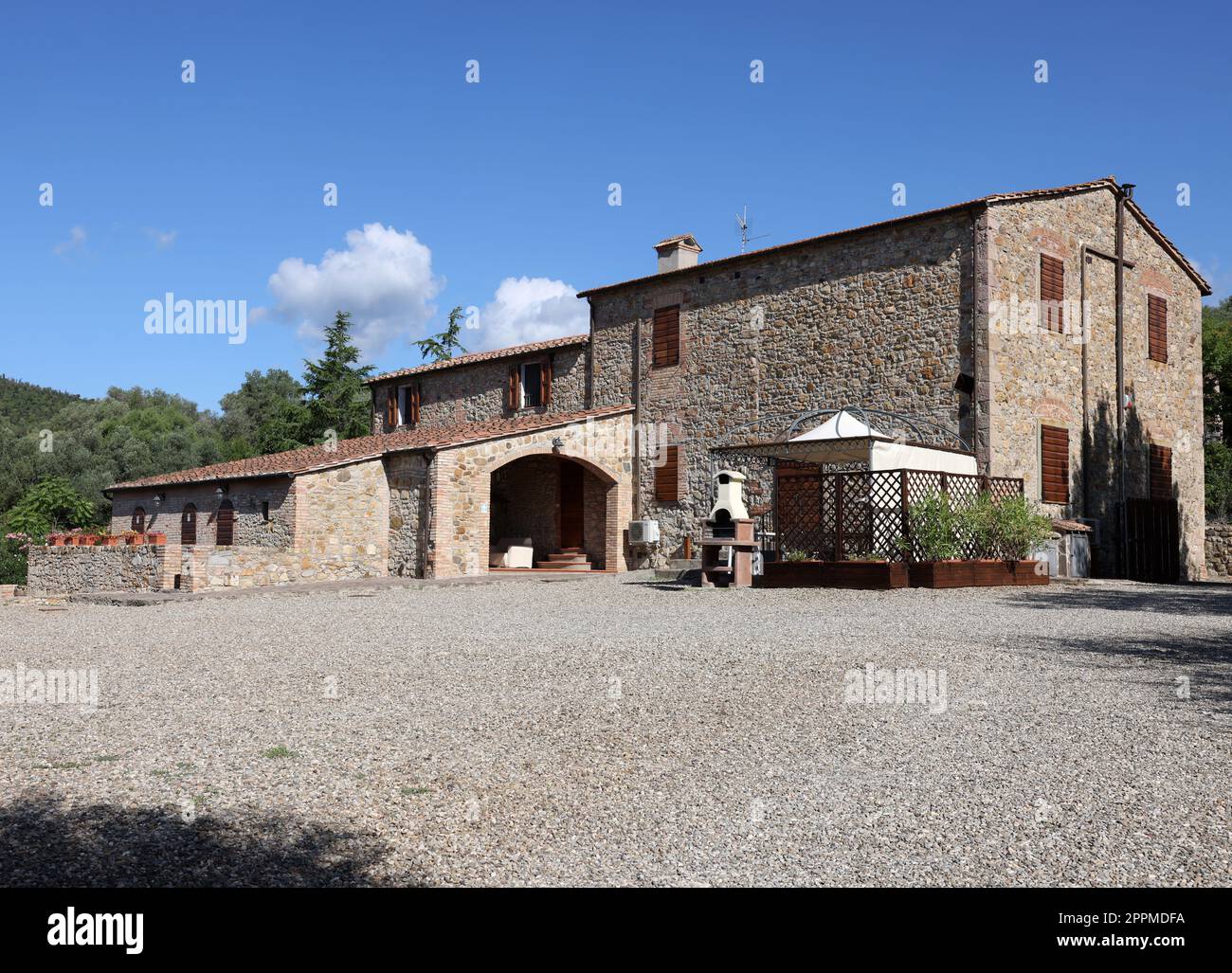 Restauriertes altes Steinhaus in Montemassi. Italien Stockfoto