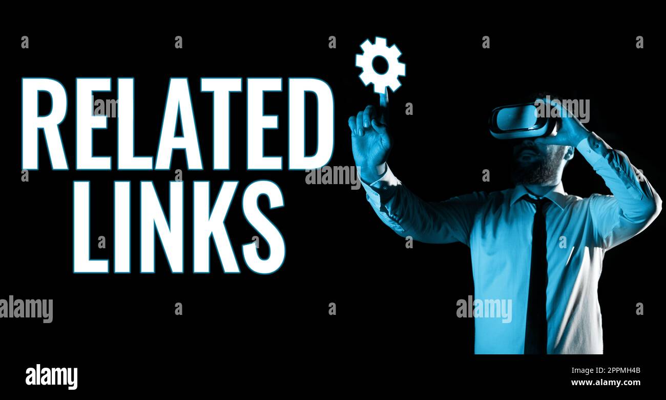 Inspiration mit Hinweisschildern zu verwandten Links. Wort, das auf einer Website innerhalb einer Webseite geschrieben wurde Querverweis Hotlinks Hyperlinks Stockfoto