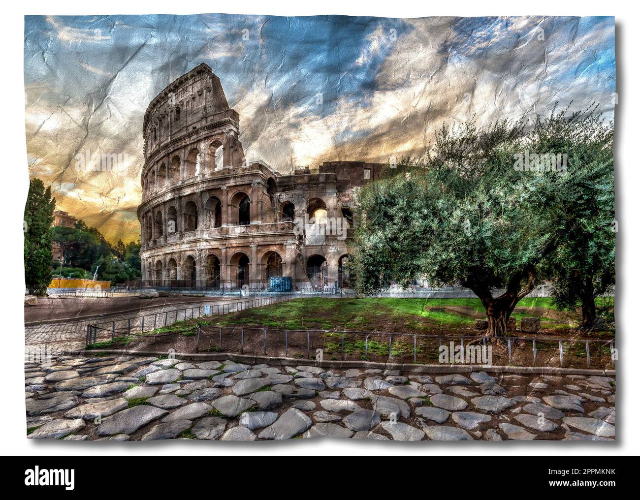 Italien, Rom - Sonnenuntergang hinter dem Kolosseum, dem berühmtesten römischen Wahrzeichen. Stockfoto