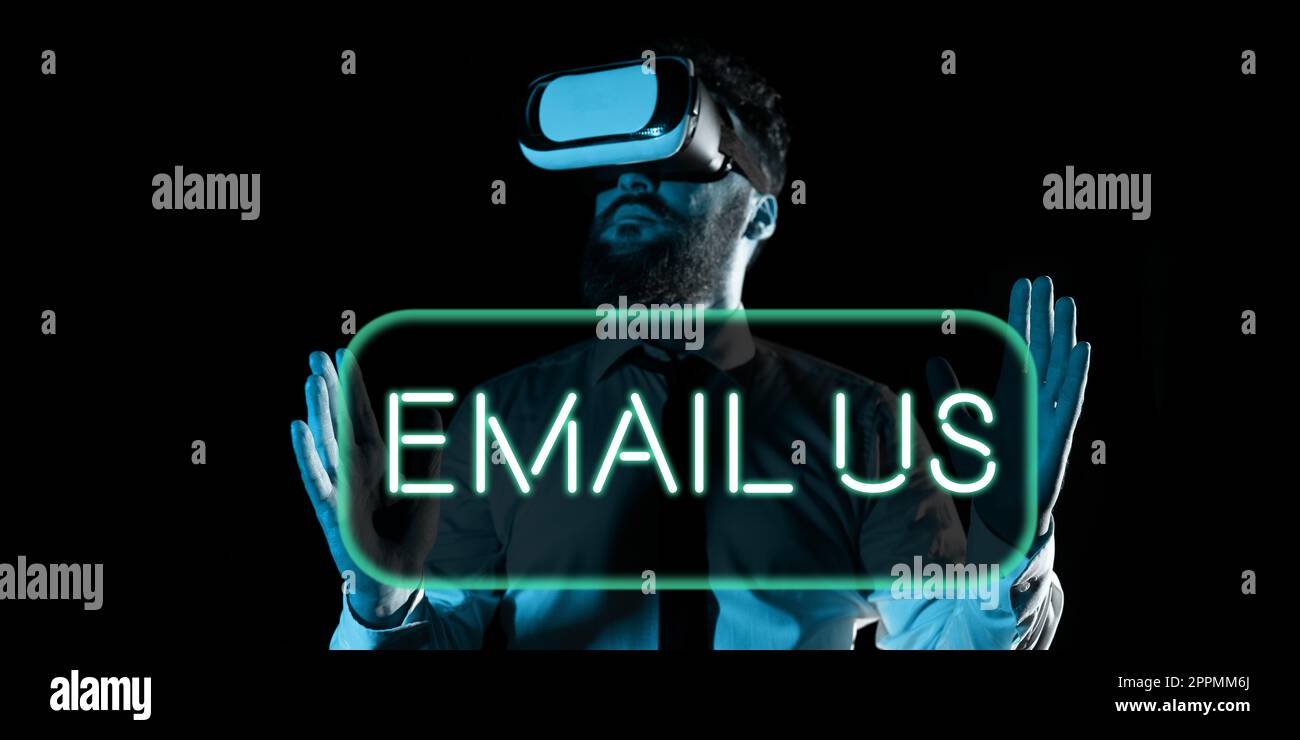 Textunterschrift Präsentation E-Mail an uns. Word für das Senden einer Werbebotschaft an eine Gruppe von Personen per E-Mail Stockfoto
