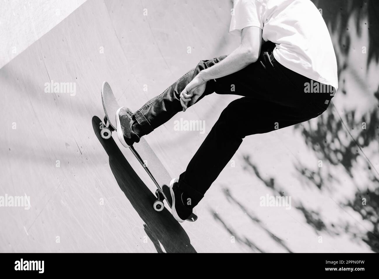 Crop Skater Ride Skatepark Stockfoto