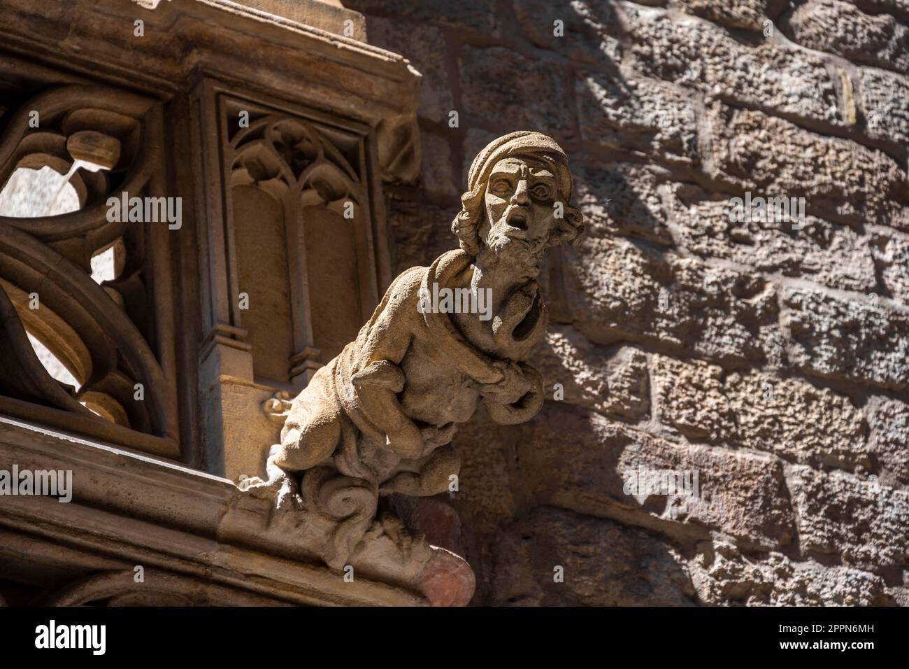 Gargoyle auf einer Hausfassade, Barcelona, Katalonien, Spanien Stockfoto