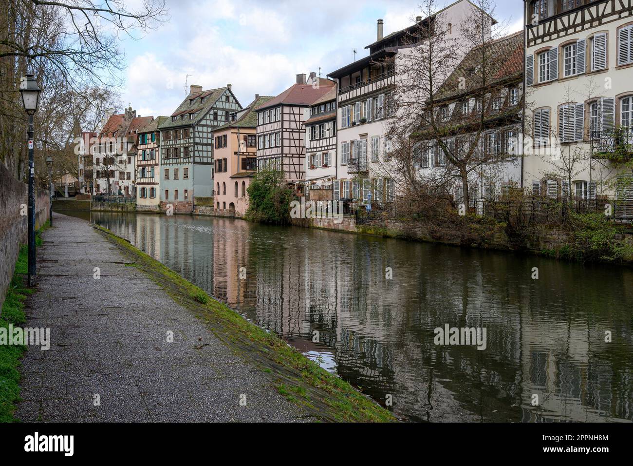 Blick auf den Kanal in Straßburg, Frankreich Stockfoto