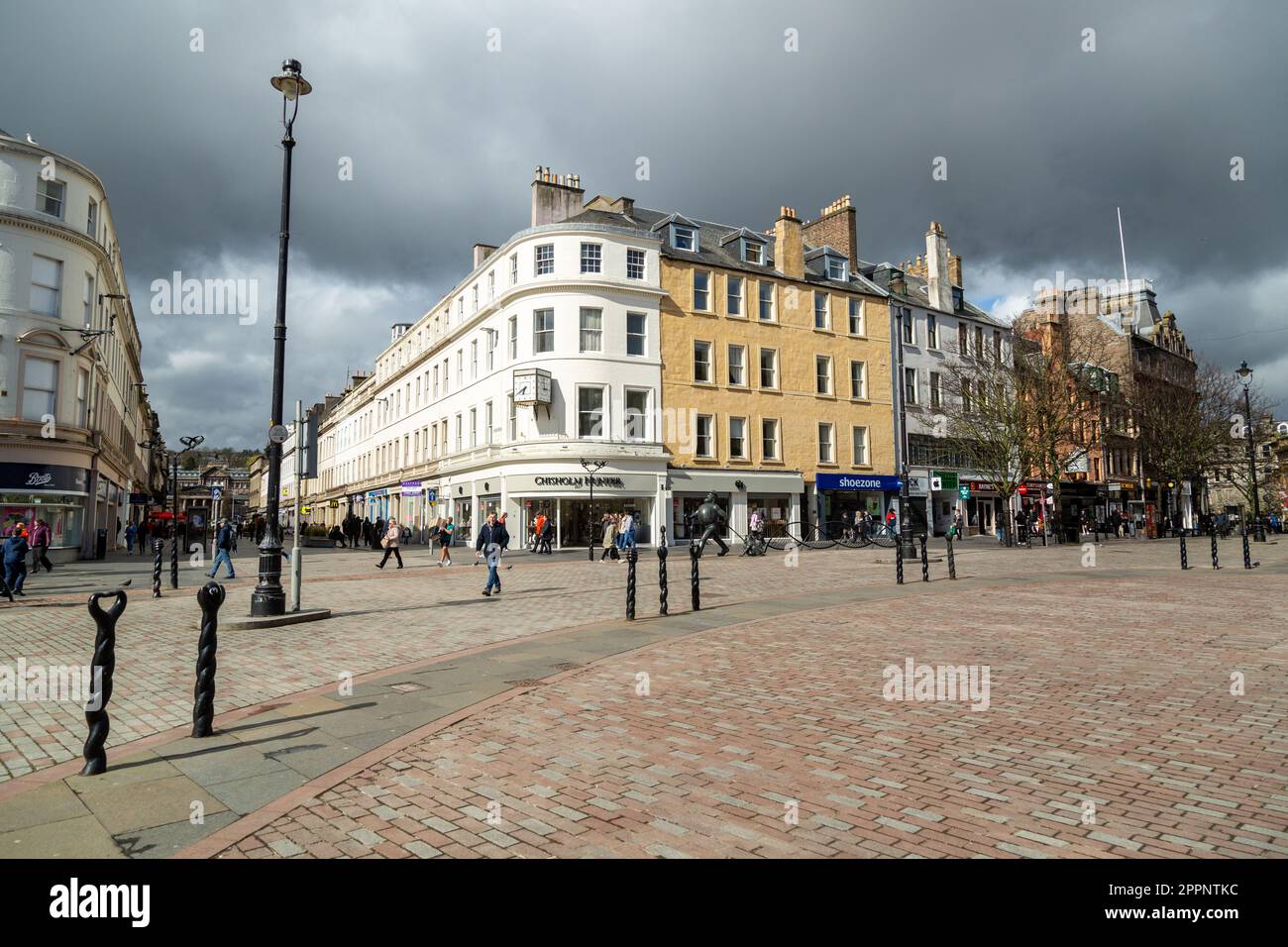 Dundee High Street gegenüber City Square, Dundee, Schottland Stockfoto