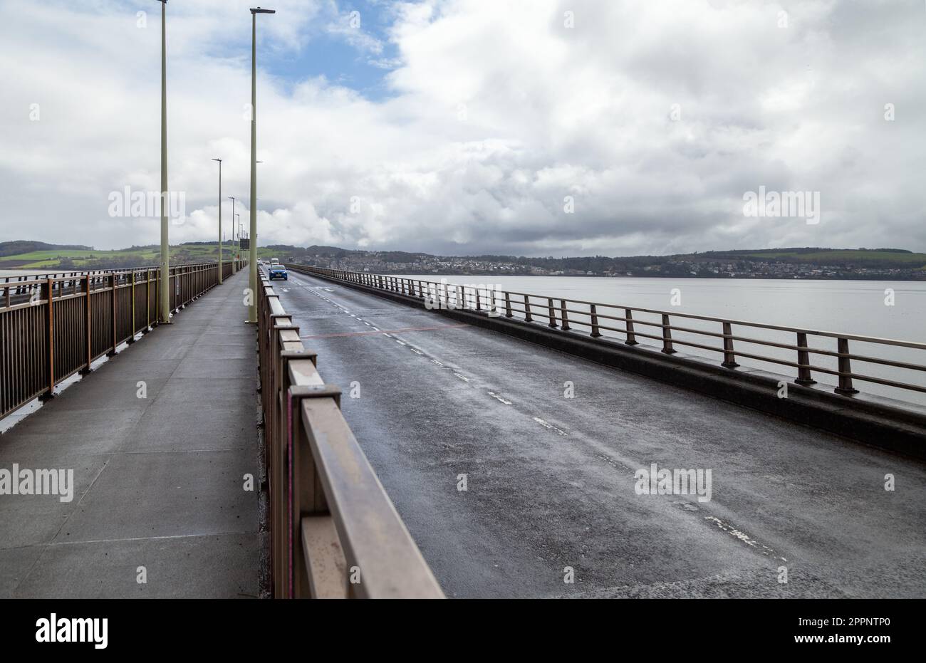 Nach Süden auf der Tay Road Bridge Stockfoto