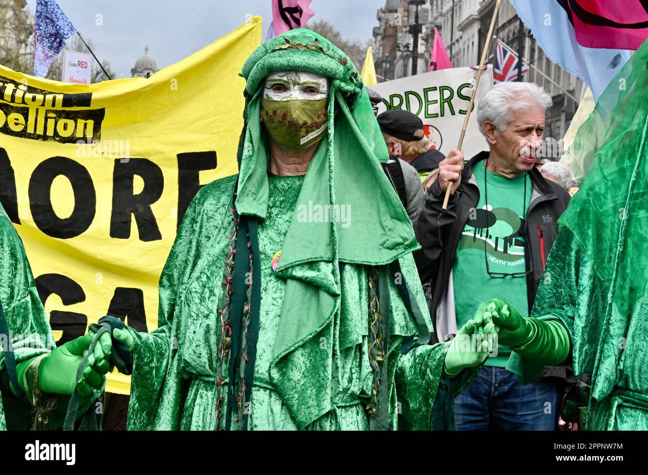 London, Großbritannien. Die Grünen Geister. Extinction Rebellion : "The Big One" Klimaprotest, letzter Tag, vierter Tag, Thema "Choose Your Future". Zentrum Von London, Westminster. Kredit: michael melia/Alamy Live News Kredit: michael melia/Alamy Live News Stockfoto