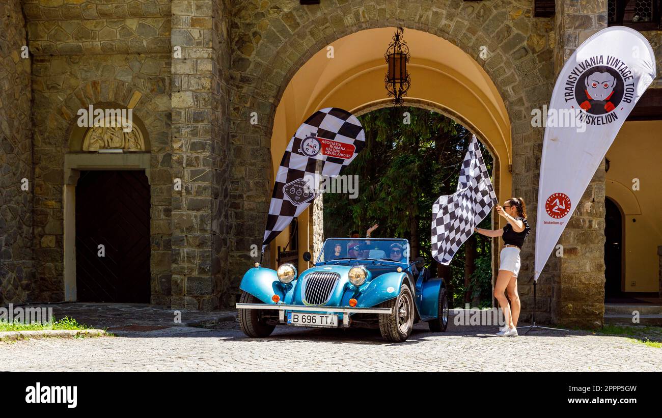 Die siebenbürgen-Retro-Rallye auf Schloss Peles in Rumänien Stockfoto