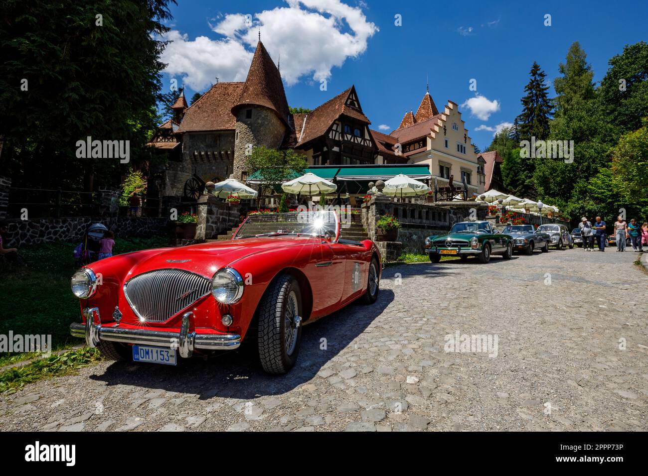 Die siebenbürgen-Retro-Rallye auf Schloss Peles in Rumänien Stockfoto