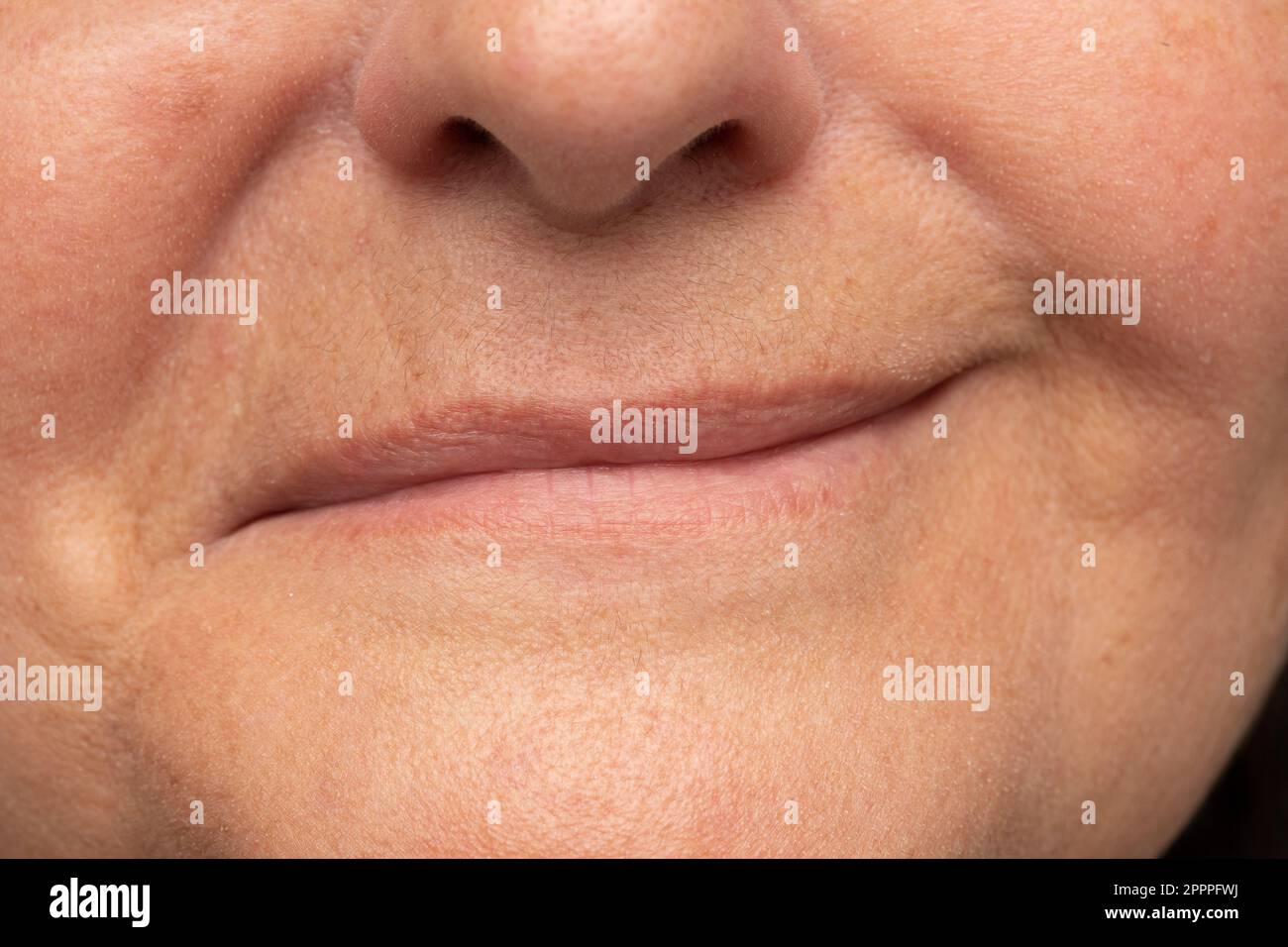 Asymmetrisches gesicht Fotos und Bildmaterial in hoher Auflösung Alamy