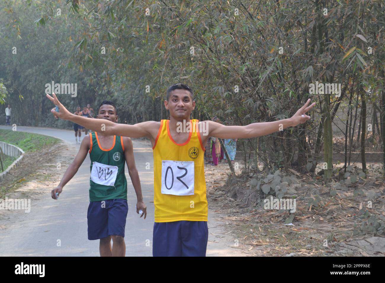 Inter-House Cross-Country-Running-Wettbewerb der Studenten des Rangpur Cadet College. Stockfoto