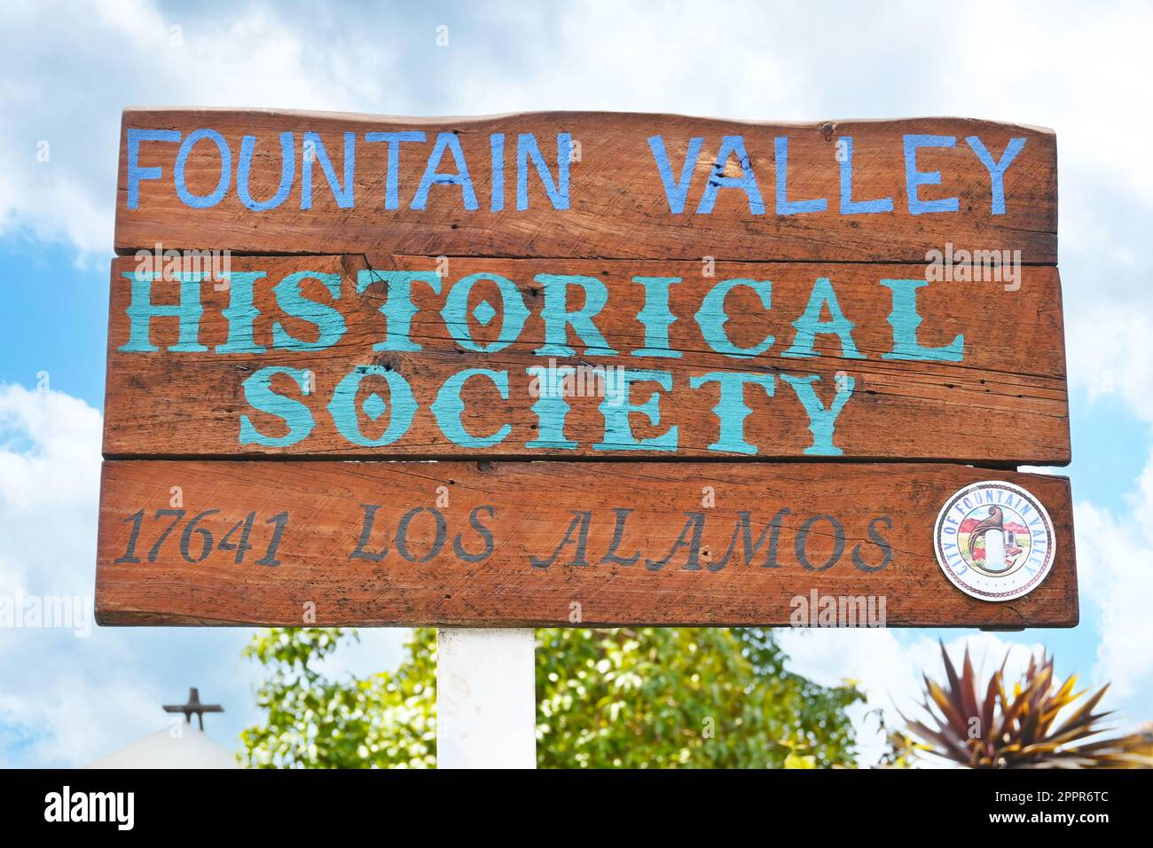 FOUNTAIN VALLEY, KALIFORNIEN - 18. April 2023: Schild der Fountain Valley Historical Society im Heritage Park. Stockfoto