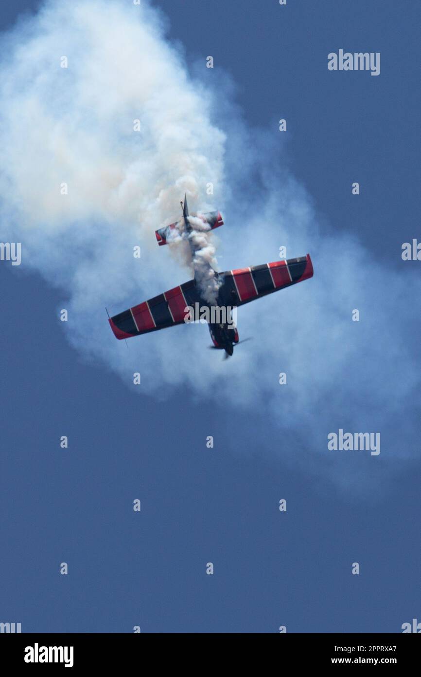 Rob Holland, Pilot MXSRH, tritt während der Beaufort Airshow 2023 in