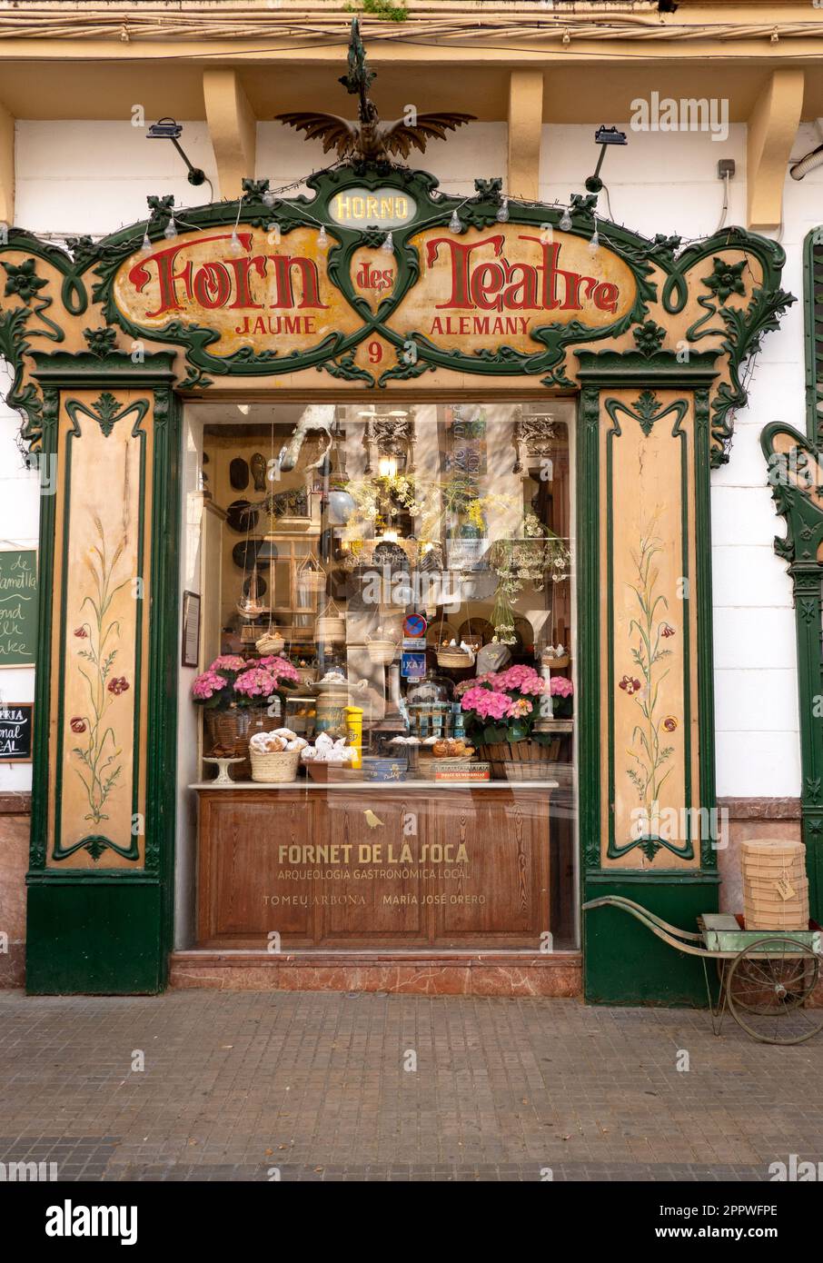 Palma, Mallorca, Spanien - 30. März 2023. Bester traditioneller Bäckerei Fornet de la Soca im historischen Zentrum von Palma de Mallorca, Spanien Stockfoto