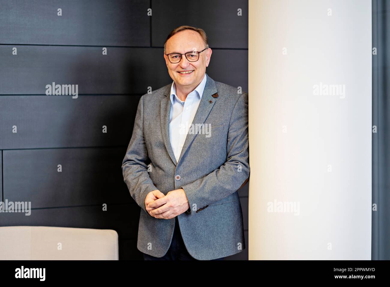 Eduard Palisek, Country CEO bei Siemens Czech Republic, posiert für Fotografen in Prag, Tschechische Republik, 13. März 2023. (CTK Photo/Martin Sterba) Stockfoto