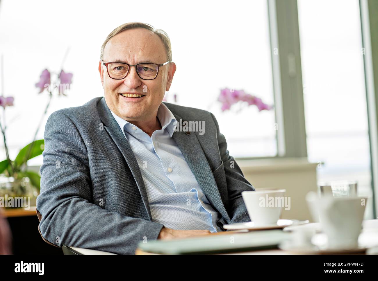 Eduard Palisek, Country CEO bei Siemens Czech Republic, spricht mit Journalist in Prag, Tschechische Republik, 13. März 2023. (CTK Photo/Martin Sterba) Stockfoto