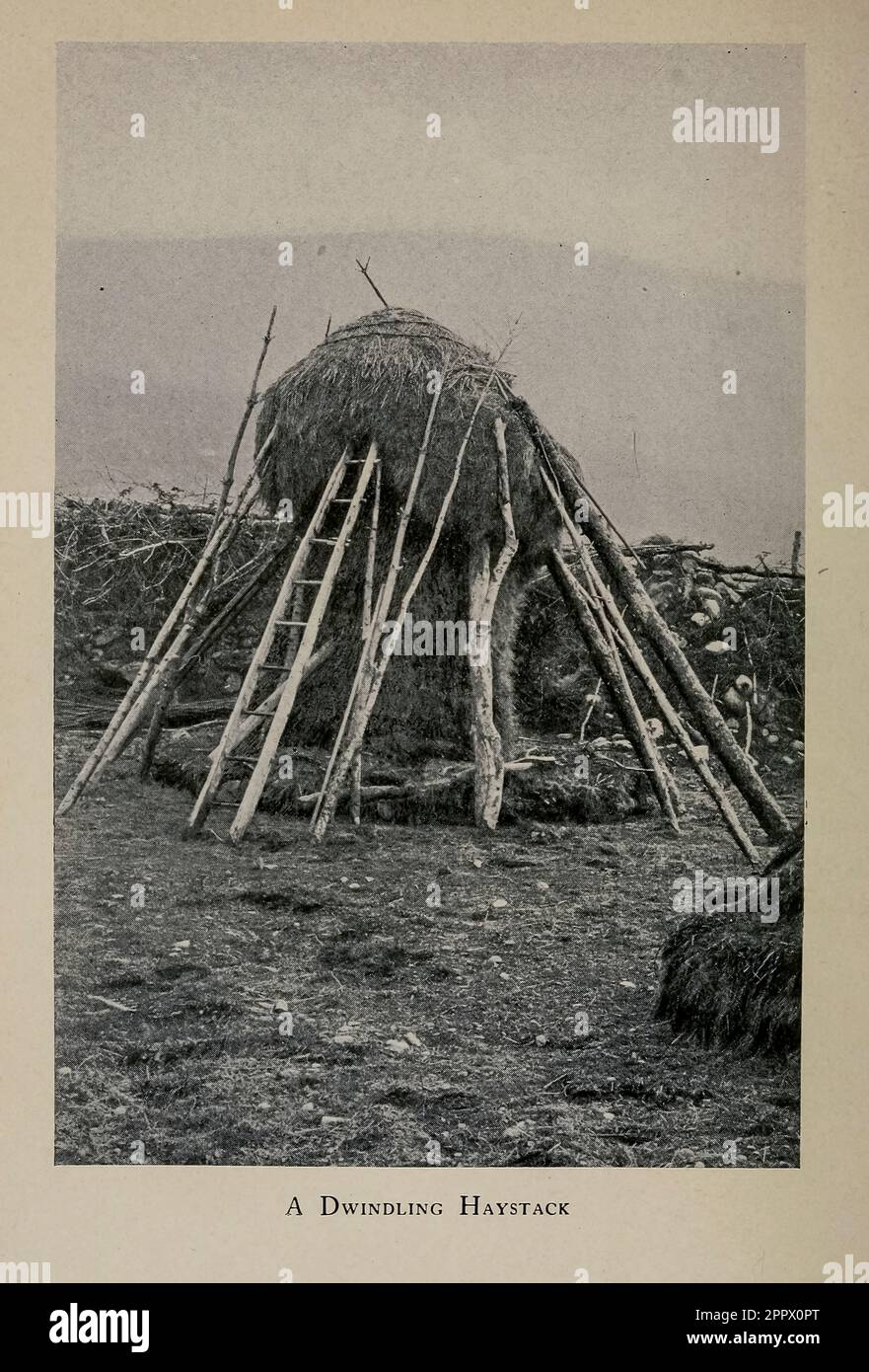Ein schwindendes Foto von Haystack aus dem Buch " The Isle of the Shamrock " von Clifton Johnson, 1865-1940 Publikationsdatum 1901 Publisher New York, Macmillan; London, Macmillan Stockfoto