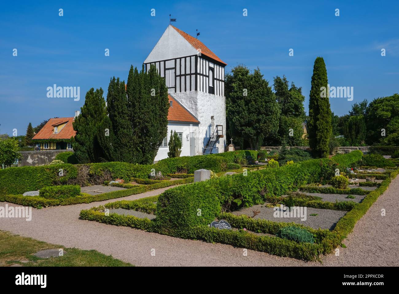 Der freistehende Glockenturm von NY Kirke, die Neue Kirche in Nyker