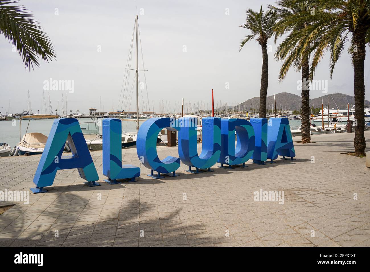Hafen Von Alcudia, Schild Alcudia, Mallorca, Balearen, Spanien. Stockfoto