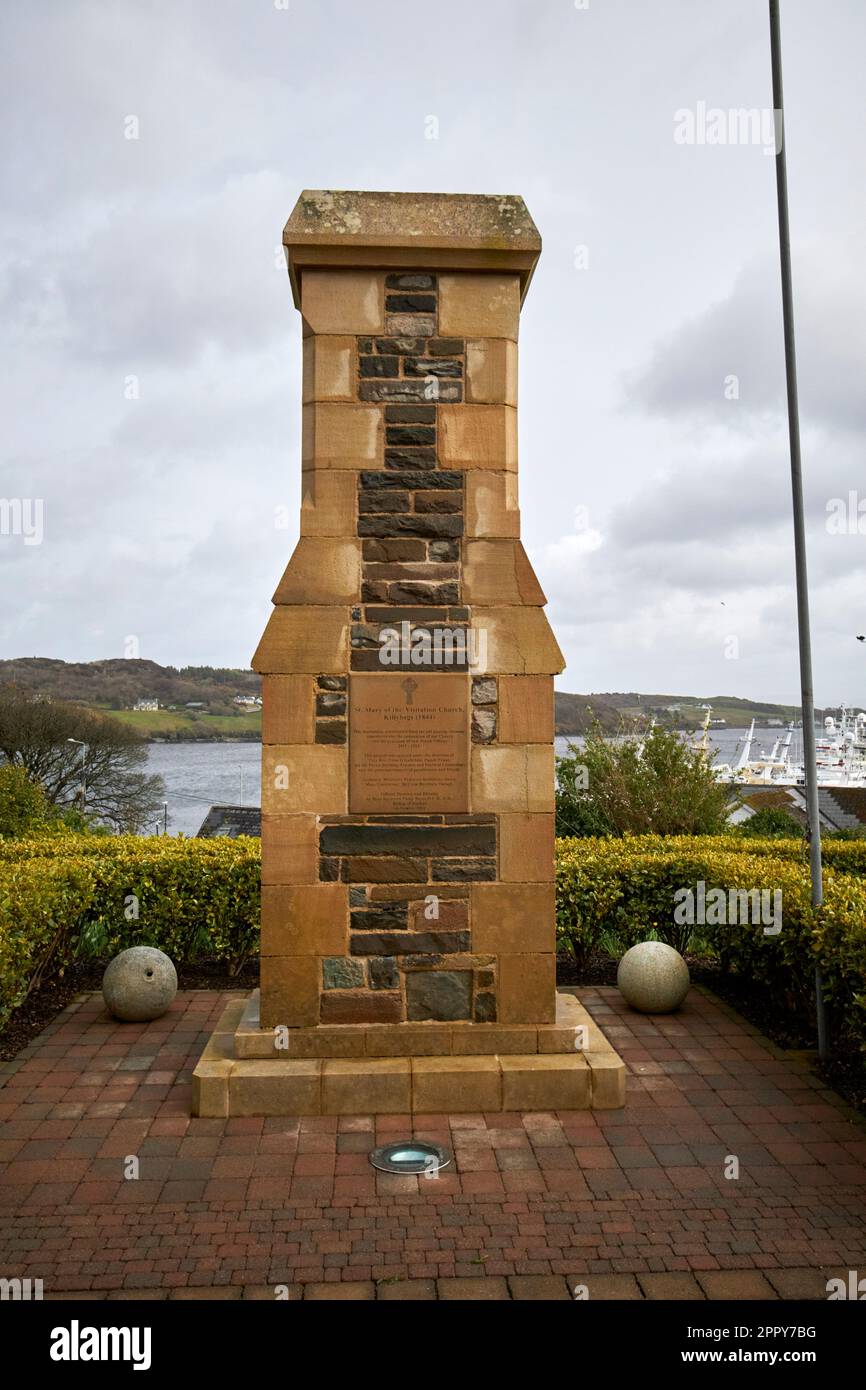 Altes sakristliches Kamindenkmal an der St. mary der Besuchskirche killybegs County donegal republik irland Stockfoto