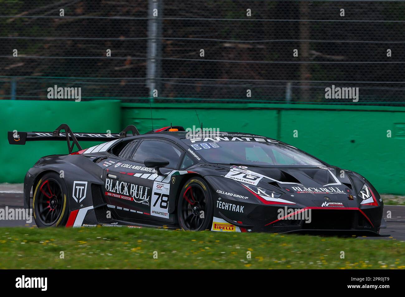 Monza, Italien. 21. April 2023. Lamborghini Huracan GT3 EVO2 Team Barwell Motorsport von Rob Collard, Adam Balon und Dennis Lind fährt während der Fanatec GT World Challenge Europe Monza auf der Autodromo Nazionale Monza in Monza. Kredit: SOPA Images Limited/Alamy Live News Stockfoto