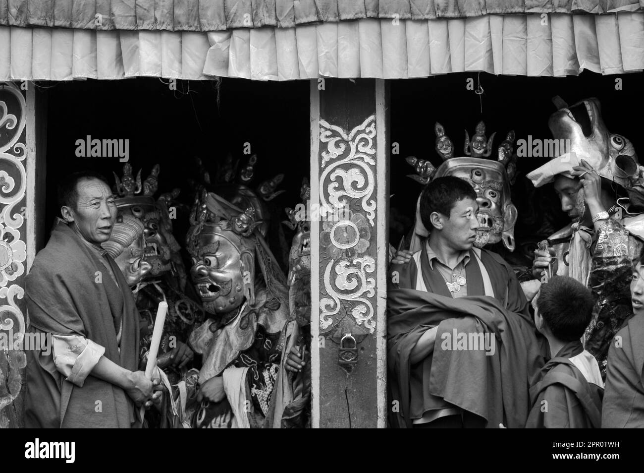 Mönch & Tänzer am Monlam Chenpo, katok Dorjeden Kloster - Kham, (Osten, Tibet), Provinz Sichuan, China Stockfoto