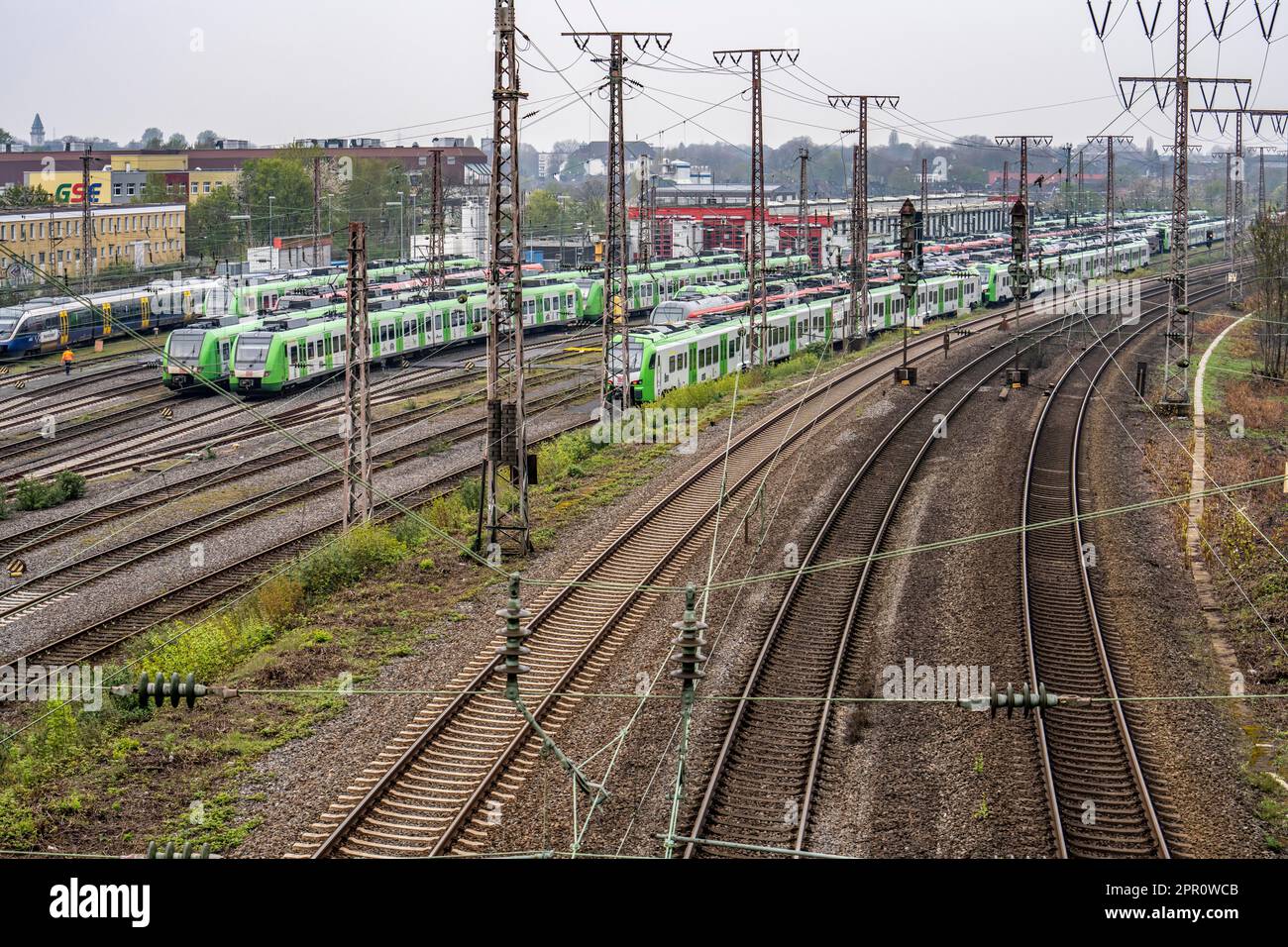 Tarifstreik der Eisenbahn- und Verkehrsgewerkschaft, EVG, Regionalzüge, Regiobahnen, S-Bahn, Auf den Gleisen einer Eisenbahngesellschaft, geparkt Stockfoto