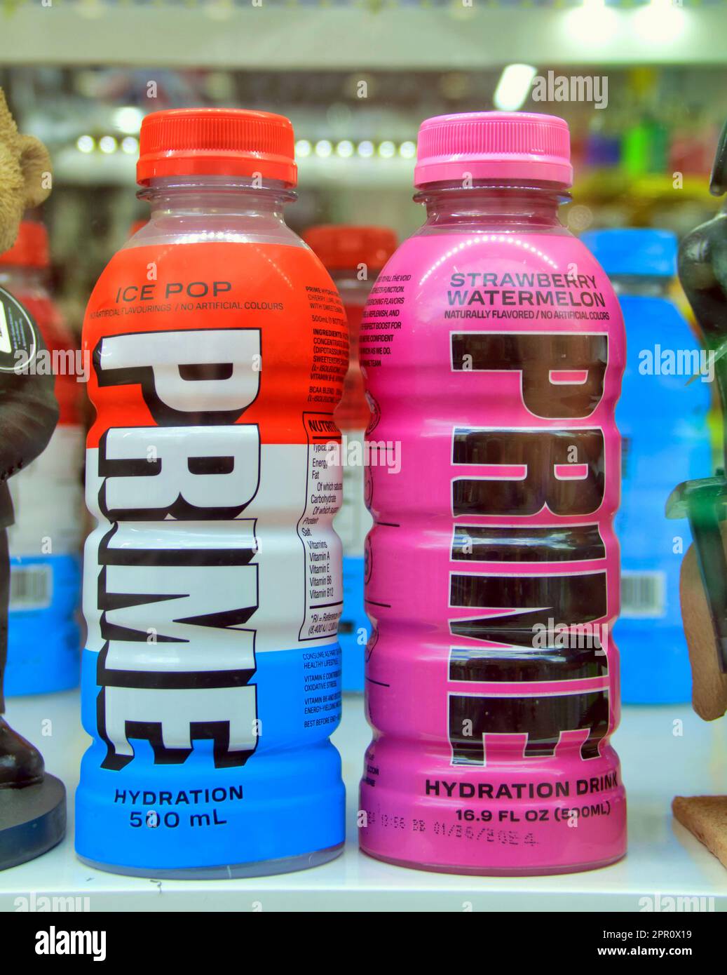 Prime Hydration Energy Drink von Logan Paul & KSI Drink Flavors Strawberry Watermelon und Ice Pop Stockfoto