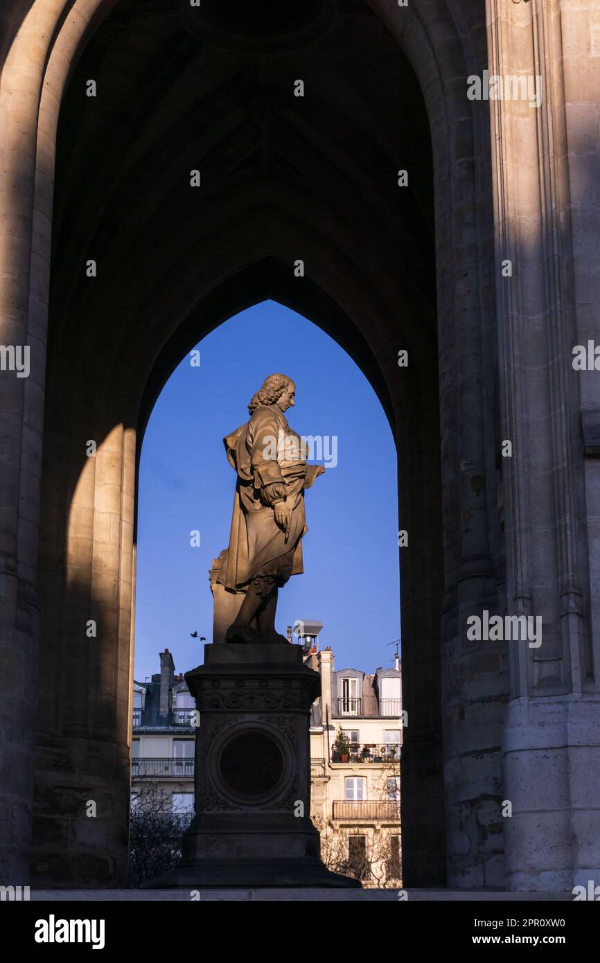 Turm Saint-Jacques in Paris mit einer Statue von Nicolas Flamel, Frankreich Stockfoto