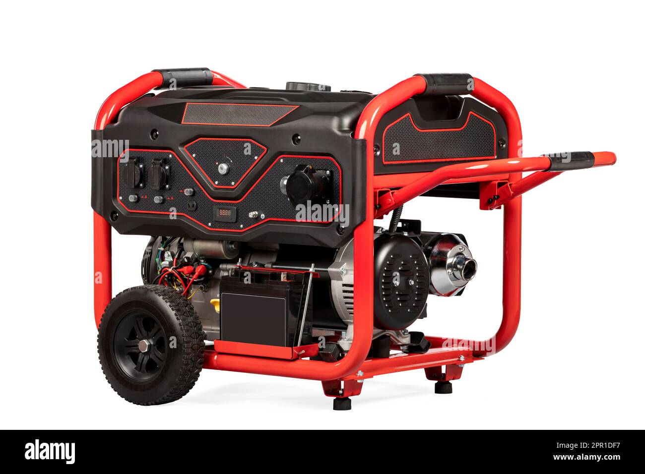 Tragbarer elektrischer Gasgenerator in Rot und Schwarz, isoliert auf weiß, für Reserveenergie. Stockfoto