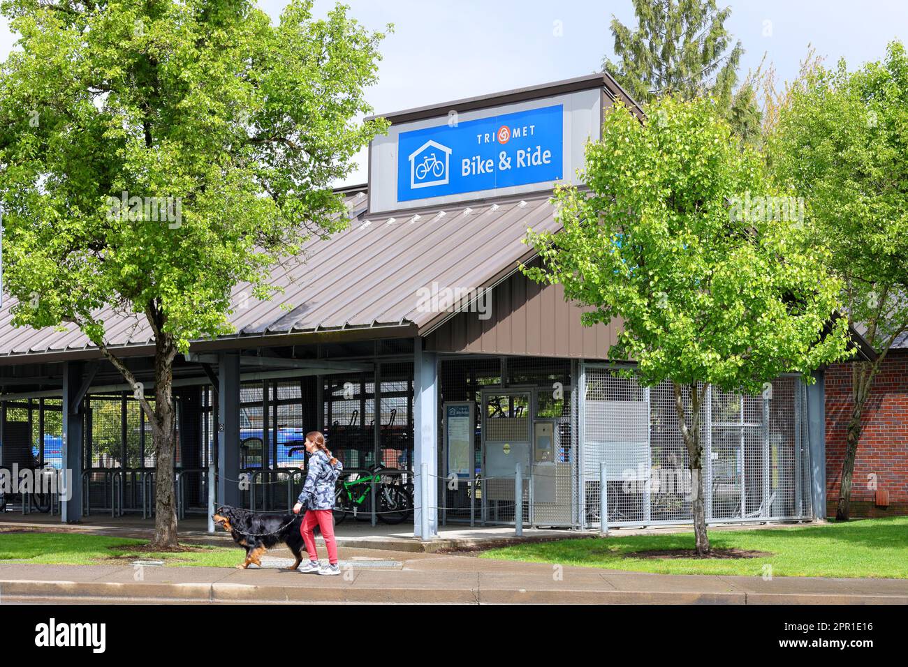 Ein sicherer Fahrradparkplatz in Beaverton, Oregon, in der Nähe von Portland. Stockfoto
