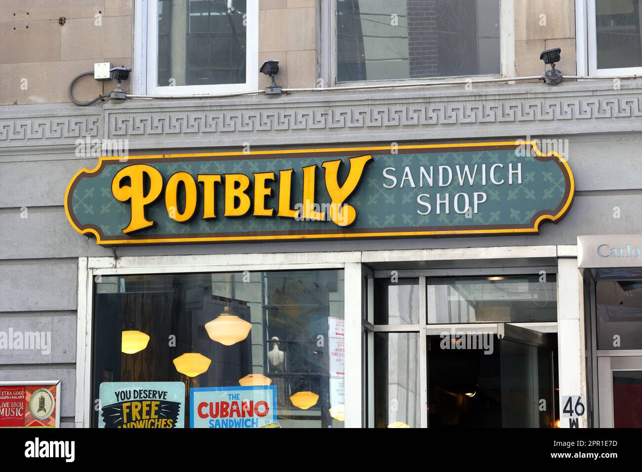 Ein Potbelly Sandwich Shop Beschilderung in einem Einzelhandelsgeschäft in Midtown Manhattan. Stockfoto