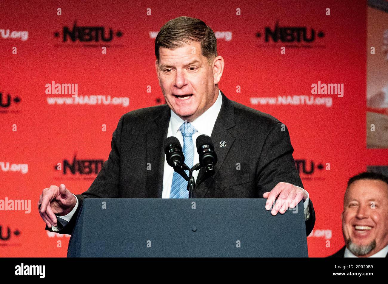 Washington, Usa. 25. April 2023. Früher USA Arbeitsminister Marty Walsh spricht bei der Building Trades Unions U.S. in Nordamerika Legislativkonferenz im Washington Hilton in Washington. Kredit: SOPA Images Limited/Alamy Live News Stockfoto