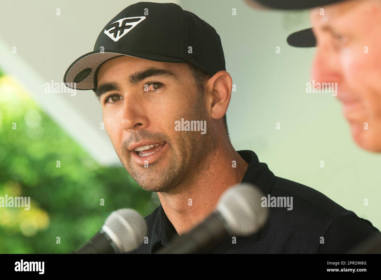 Singapur. 26. April 2023. Cameron Tringale von Team HyFlyers aus den USA nimmt am 26. April 2023 an der Pressekonferenz vor dem LIV Golf Singapore im Sentosa Golf Club in Singapur Teil. Kredit: Dann Chih Wey/Xinhua/Alamy Live News Stockfoto