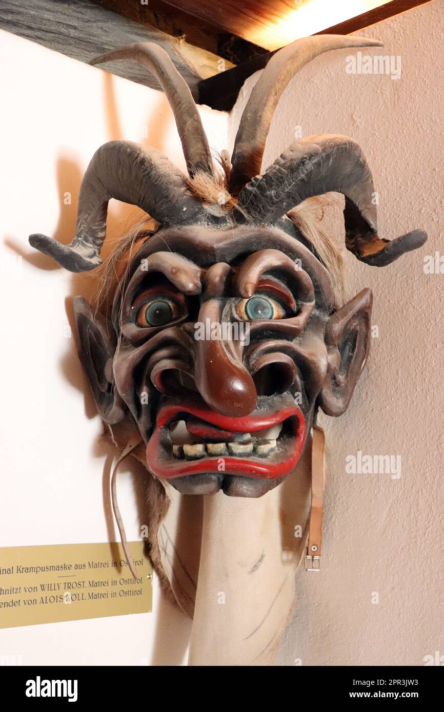 Krampus ein typischer Tiroler Ritus (Teufelsmaske) Stockfoto