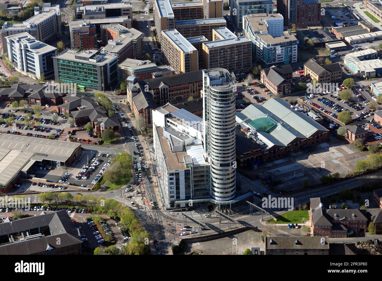 Blick aus der Vogelperspektive auf den Turmblock Bridgewater Place, Holbeck, Leeds, West Yorkshire Stockfoto