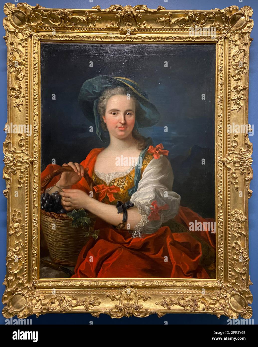 Aix-En-Provence, Frankreich - 04 20 2023: Granet Museum. Porträt von Madame Albert De Bormes als Traubenpflücker gemalt von Jean-Baptiste Van Loo Stockfoto