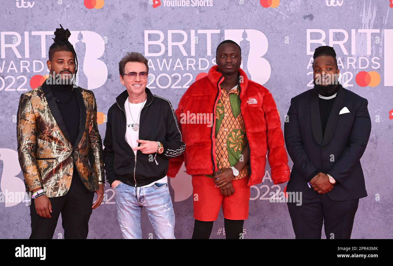 Foto muss gutgeschrieben werden ©Alpha Press 079965 08/02/2022 John Reid Nightcrawlers bei den BRIT Awards 2022 in der O2 Arena in London Stockfoto