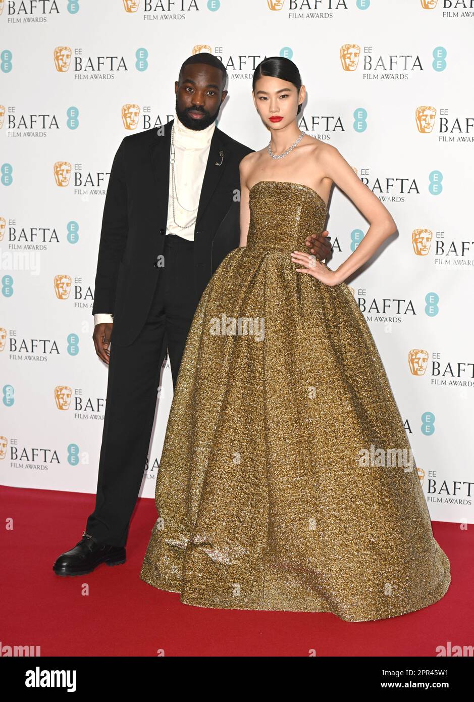 Foto muss gutgeschrieben werden ©Alpha Press 085000 19/02/2023 Paapa Essiedu und Jung Ho yeon EE BAFTA British Academy Film Awards 2023 Pressroom in der Royal Festival Hall in London Stockfoto