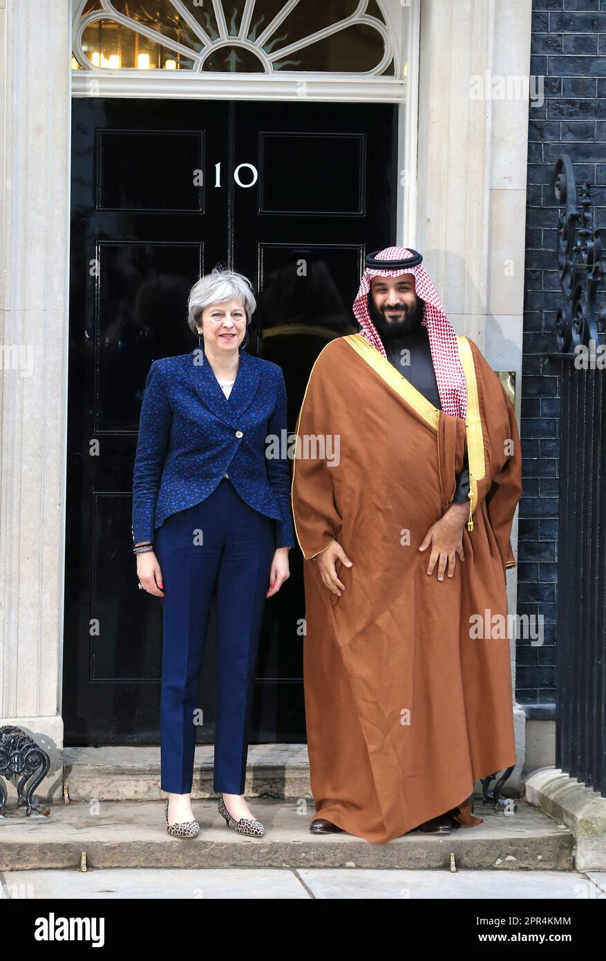 London, Großbritannien. 07. März 2018. Die britische Premierministerin Theresa May begrüßt Saudi-Kronprinz Mohammed bin Salman in der Downing Street Nr. 10 in London. (Foto: Fred Duval/SOPA Images/Sipa USA) Guthaben: SIPA USA/Alamy Live News Stockfoto