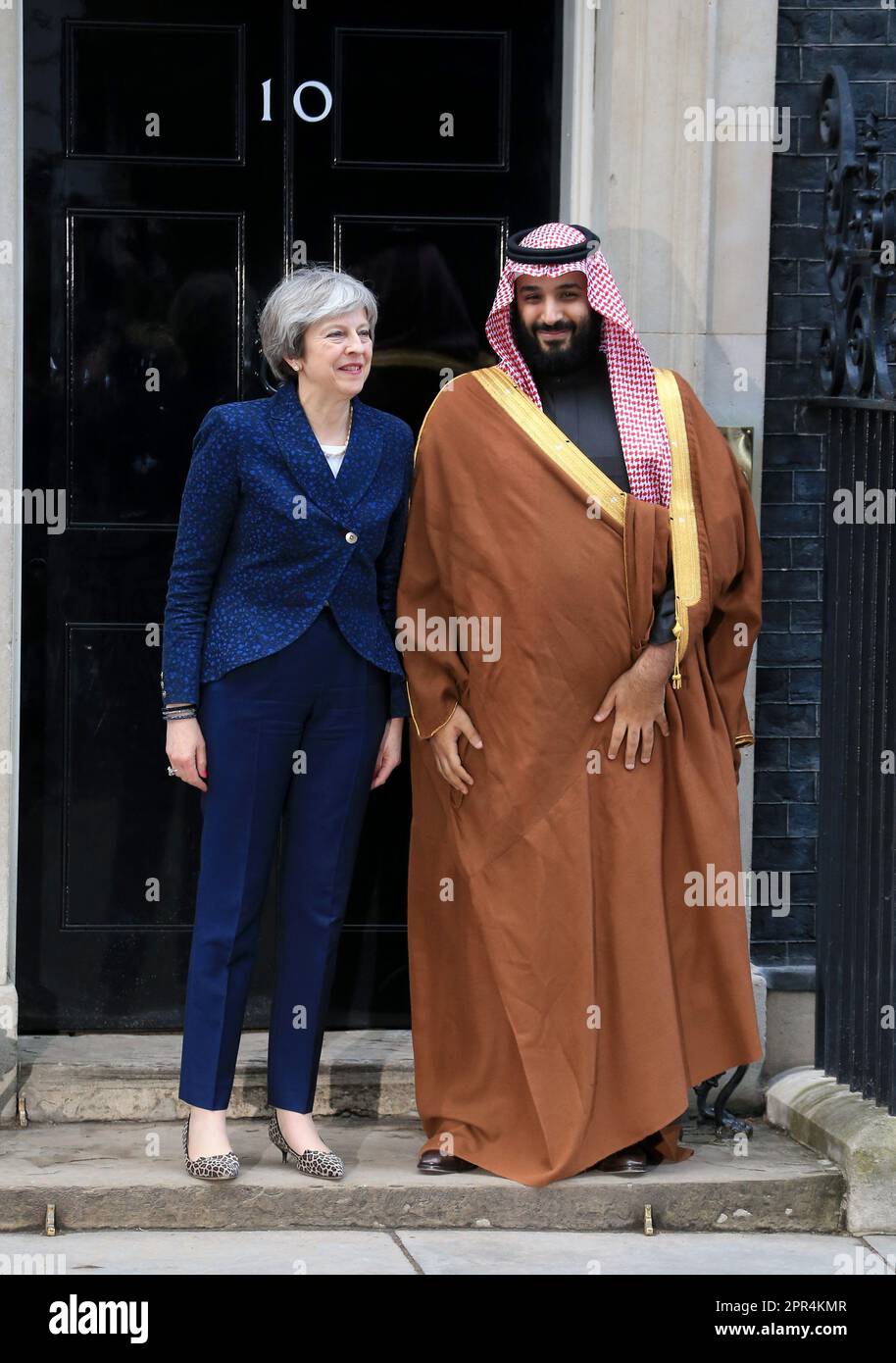 London, Großbritannien. 07. März 2018. Die britische Premierministerin Theresa May begrüßt Saudi-Kronprinz Mohammed bin Salman in der Downing Street Nr. 10 in London. (Foto: Fred Duval/SOPA Images/Sipa USA) Guthaben: SIPA USA/Alamy Live News Stockfoto