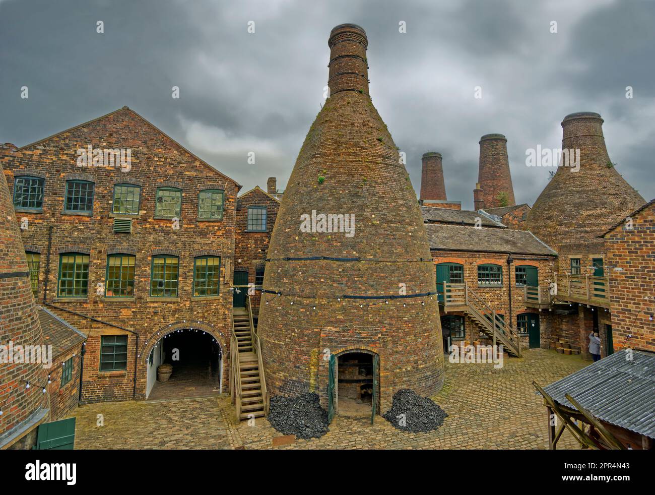 Das Gladstone Pottery Museum mit seinen Flaschenöfen in Longton, Stoke-on-Trent in Staffordshire, England. Stockfoto