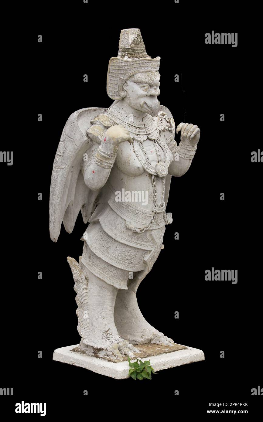 Garuda-Stein auf dem Sockel mit schwarzem Hintergrund Stockfoto